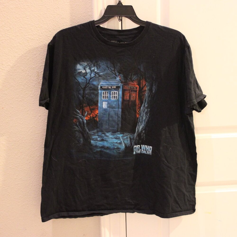 Dr. Who And The Daleks Large T-Shirt Phone Booth Black Sz 2XL
